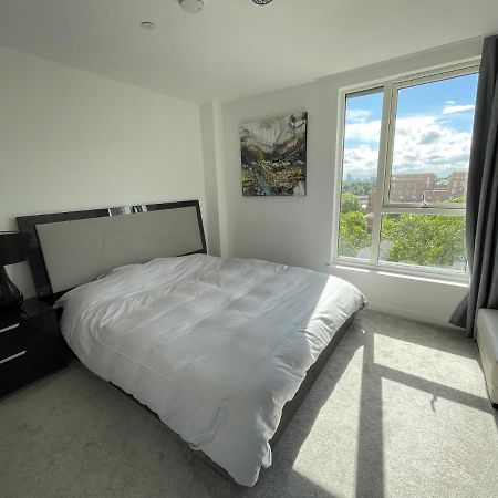 Modern Penthouse Flat With Free Indoor Parking Apartment London Ngoại thất bức ảnh
