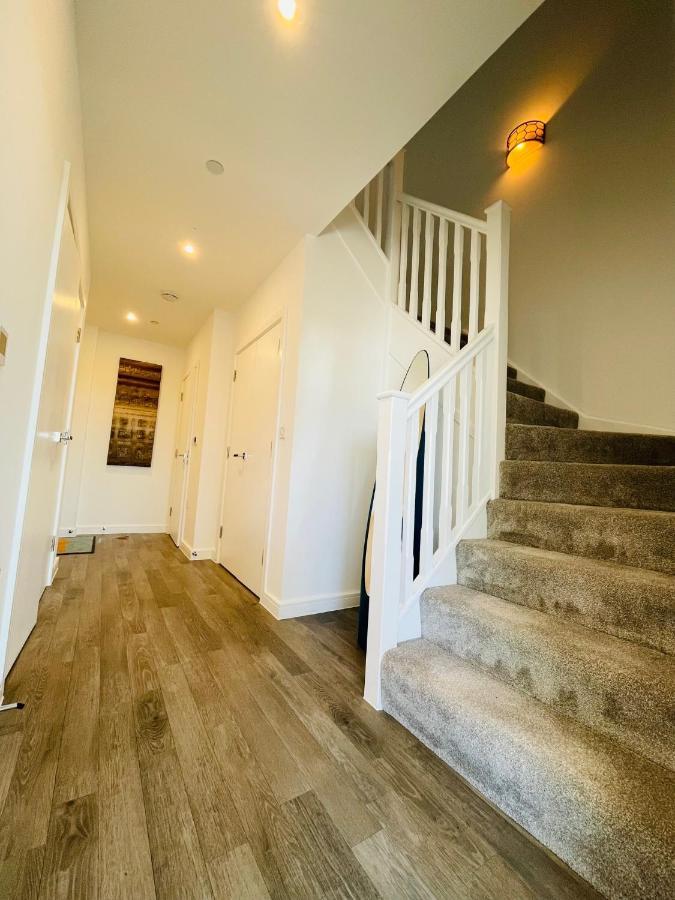 Modern Penthouse Flat With Free Indoor Parking Apartment London Ngoại thất bức ảnh