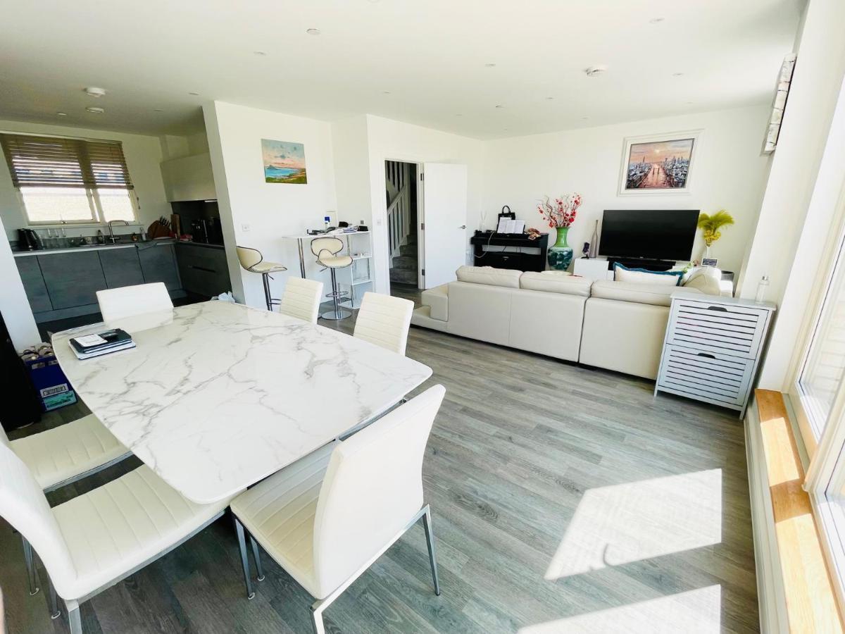 Modern Penthouse Flat With Free Indoor Parking Apartment London Ngoại thất bức ảnh