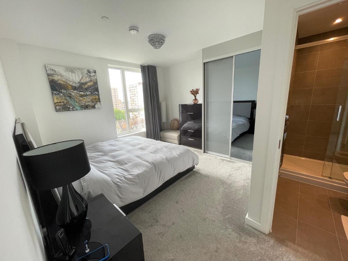 Modern Penthouse Flat With Free Indoor Parking Apartment London Ngoại thất bức ảnh