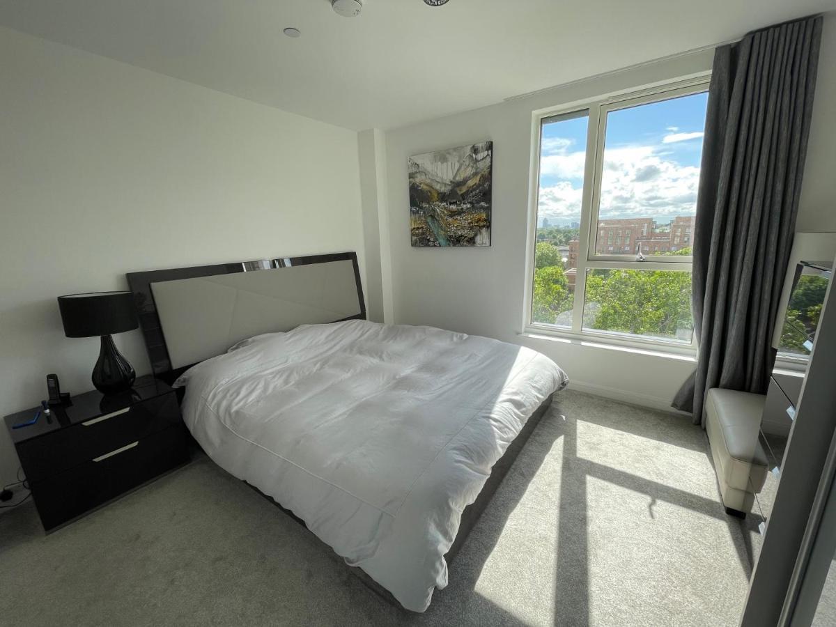 Modern Penthouse Flat With Free Indoor Parking Apartment London Ngoại thất bức ảnh