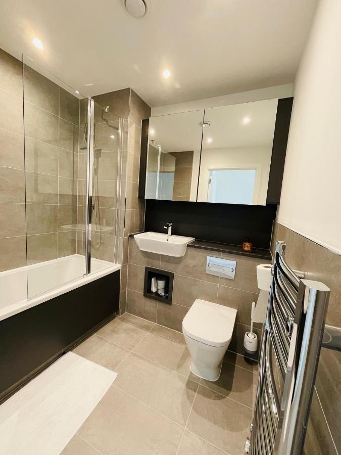 Modern Penthouse Flat With Free Indoor Parking Apartment London Ngoại thất bức ảnh