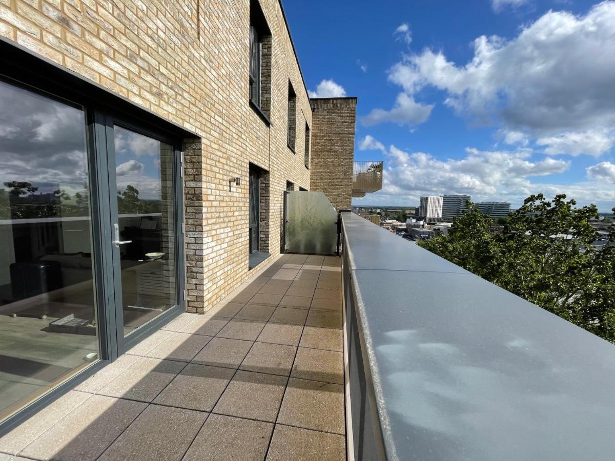 Modern Penthouse Flat With Free Indoor Parking Apartment London Ngoại thất bức ảnh